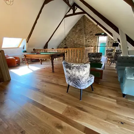 호텔 Manoir De Rigourdaine 3*