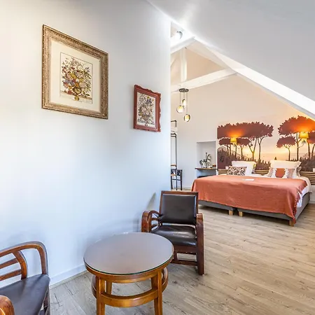 Hotel Manoir De Rigourdaine